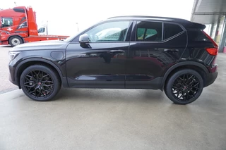 Volvo XC40 – thumbnail 2