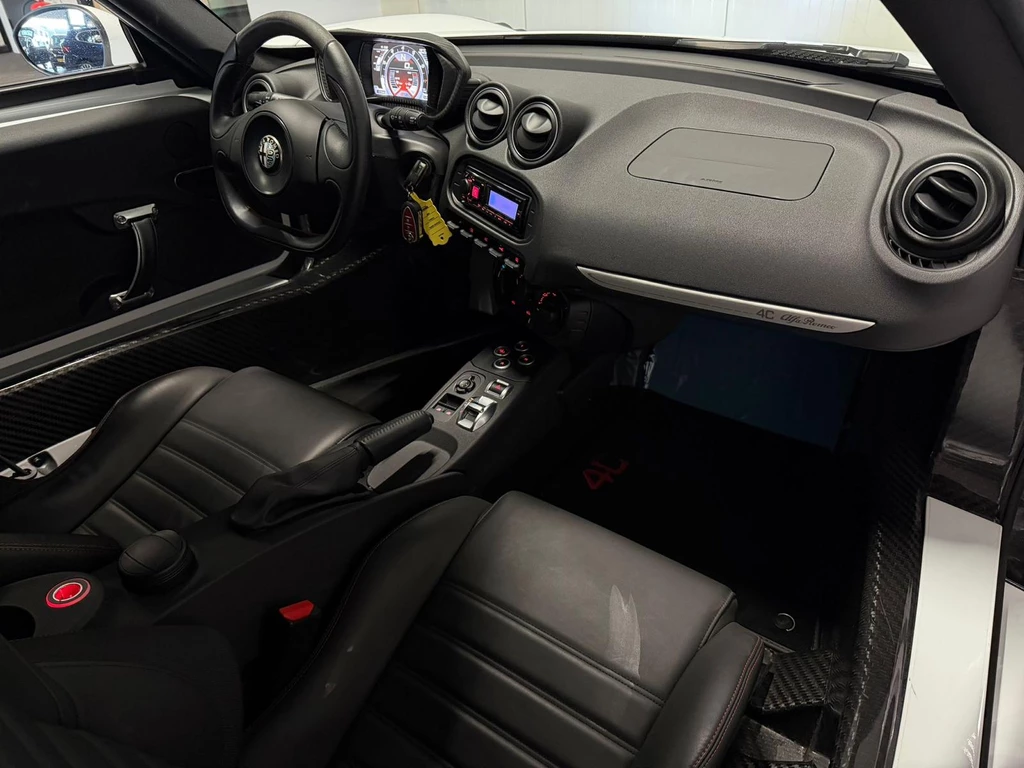 Alfa Romeo 4C – foto 12