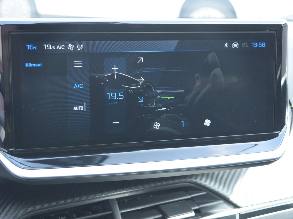 Peugeot 208 – foto 12