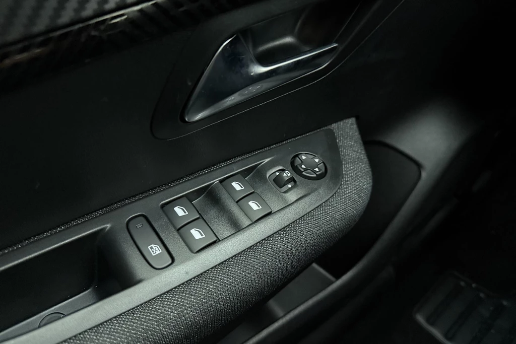 Peugeot 208 – foto 17