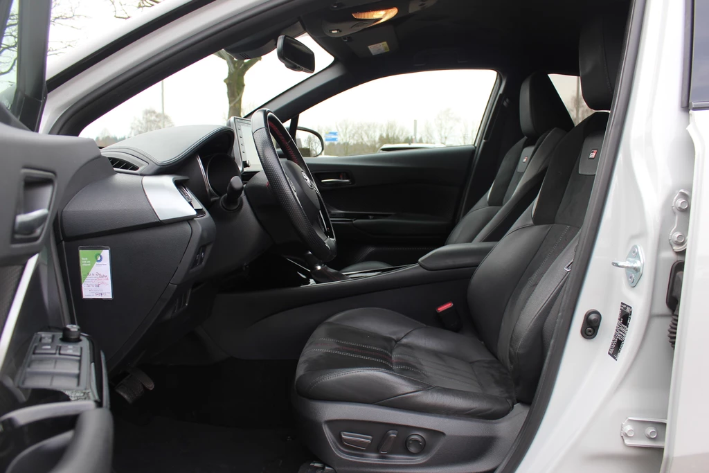 Toyota C-HR – foto 12