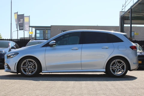 Mercedes-Benz B-Klasse 180 AUT7 AMG LINE SFEER KEY-LESS GO CARPLAY <<43.554KM>>
