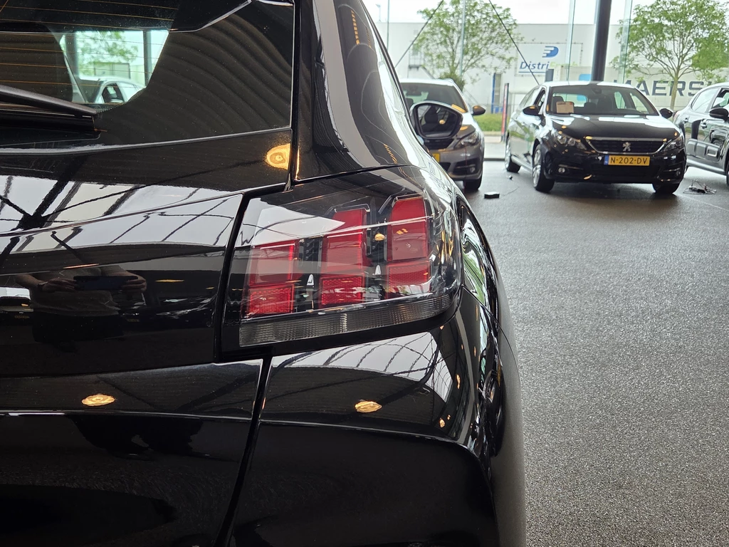 Peugeot 208 – foto 11