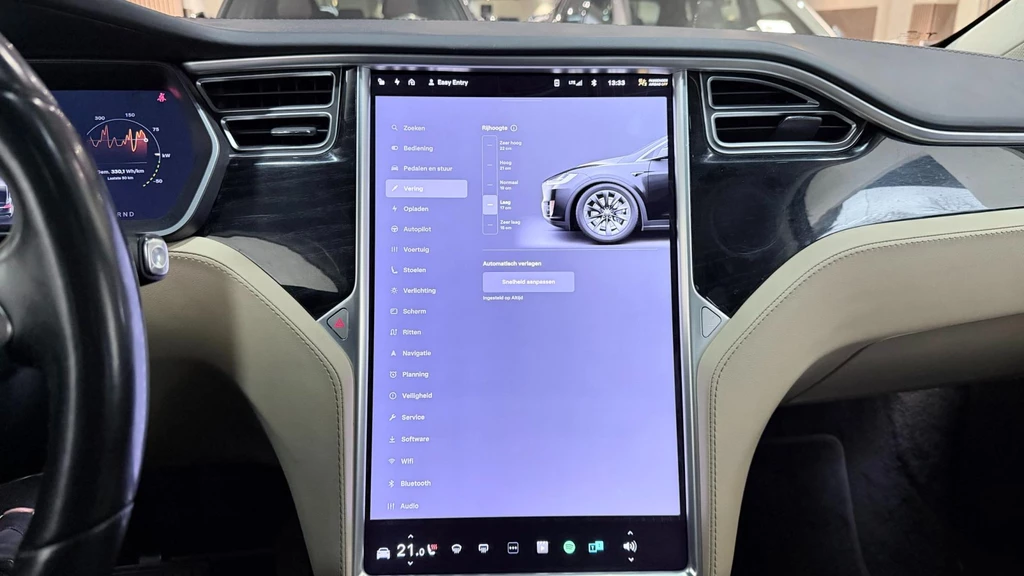 Tesla Model X – foto 24