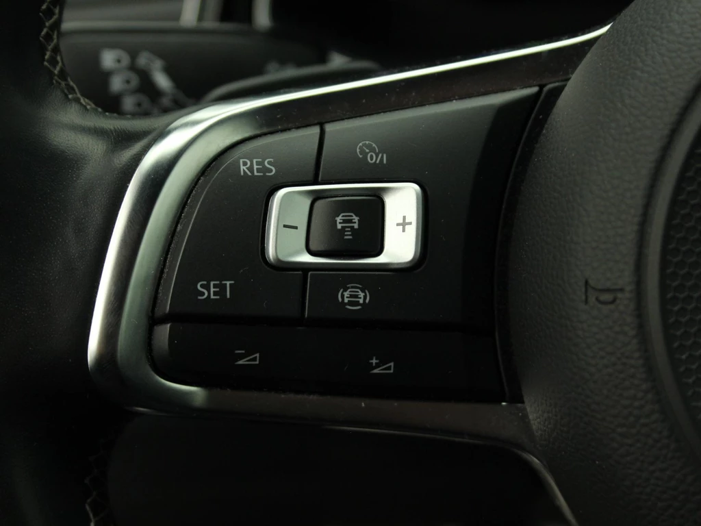 Volkswagen T-Roc – foto 8