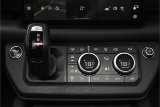 Land Rover Defender – thumbnail 31
