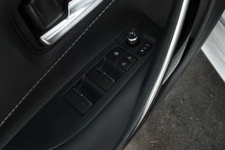 Toyota Corolla Touring Sports – thumbnail 17