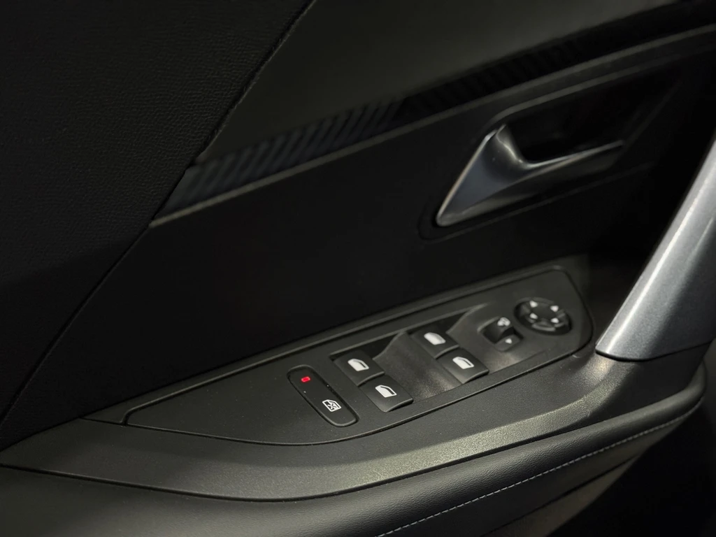 Peugeot e-2008 – foto 25