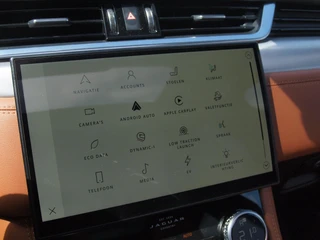 Jaguar F-PACE – thumbnail 24