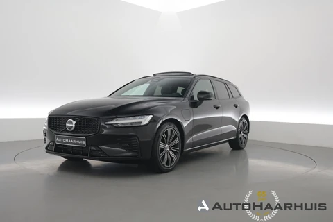 Volvo V60 2.0 T6 Plug-in hybrid AWD Plus Dark | Pano | Trekhaak | Memory Seats | H&K Audio | 360cam | Pilot Assist | Bliss | Stoel-Stuurverw. |