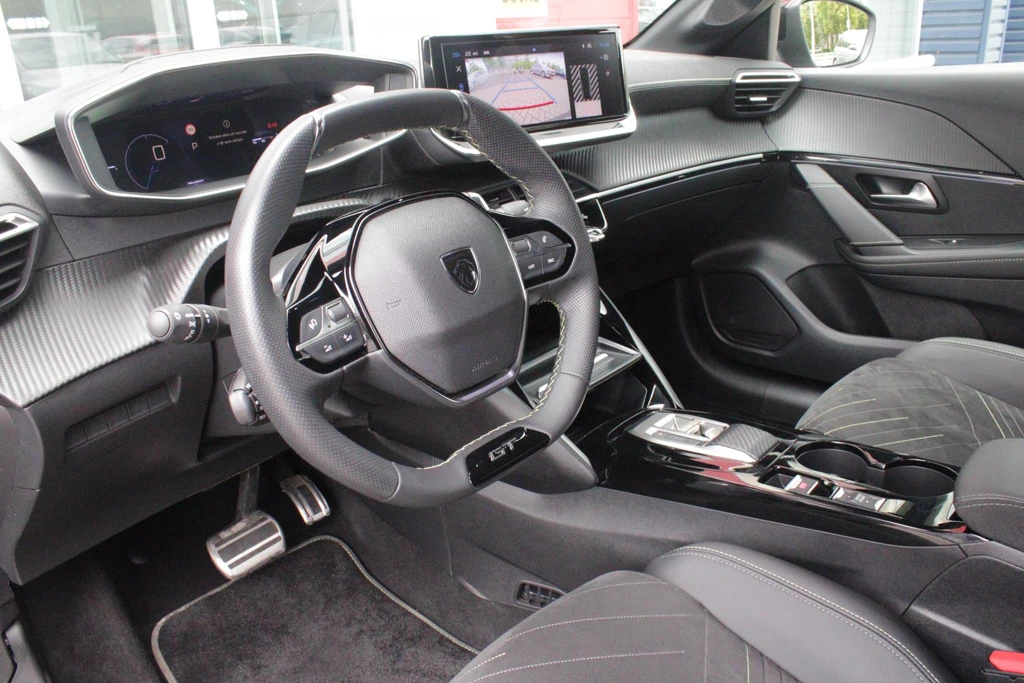 Peugeot 208 – foto 12