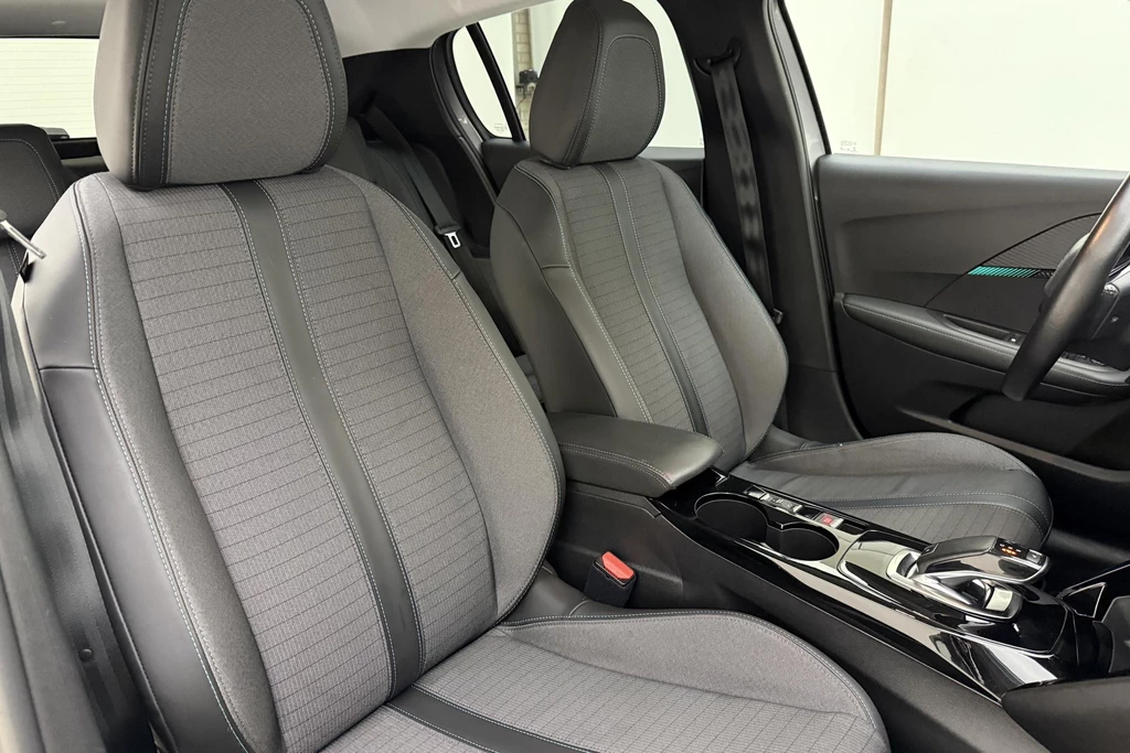 Peugeot 208 – foto 10