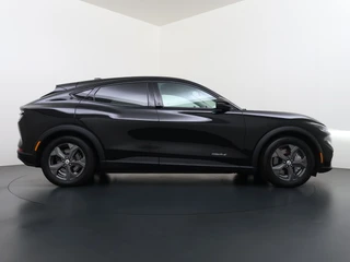 Ford Mustang Mach-E – thumbnail 7