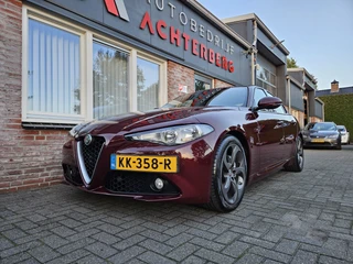 Alfa Romeo Giulia – thumbnail 2