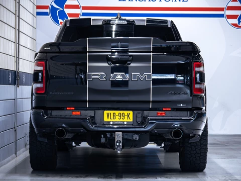 Dodge Ram 1500 5.7 V8 4x4 Crew Cab Laramie Night | 22" Breedset | Striping