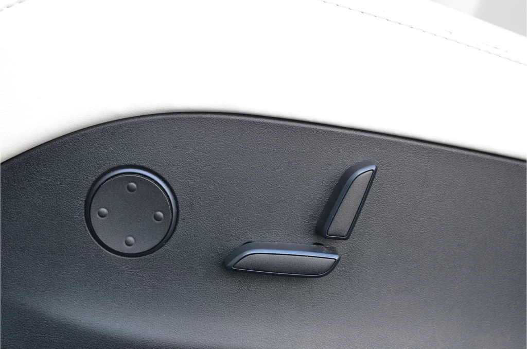 Tesla Model X – foto 10