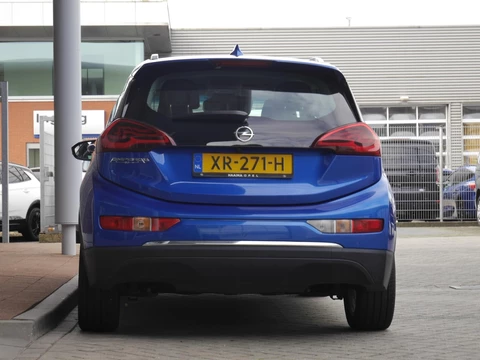 Opel Ampera-e Business 60 kWh | Stoel en stuurverwarming | Achteruitrijcamera | Xenon verlichting | Cruise control | Keyless entry en start