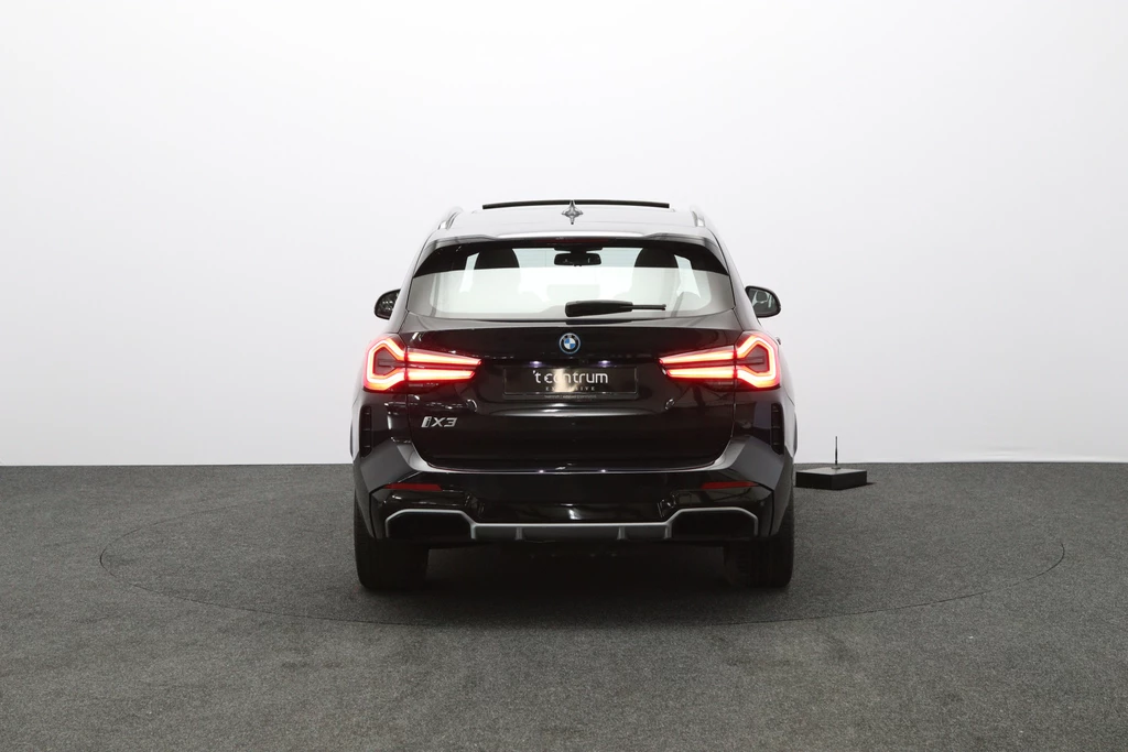 BMW iX3 – foto 4
