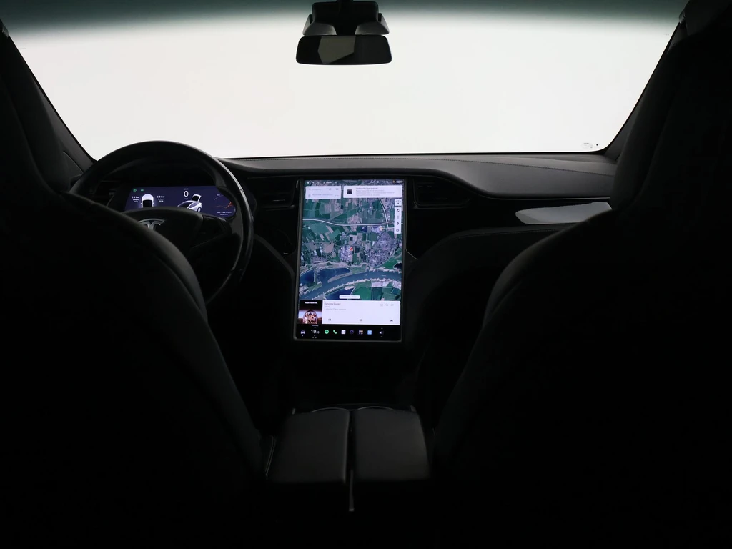 Tesla Model X – foto 21