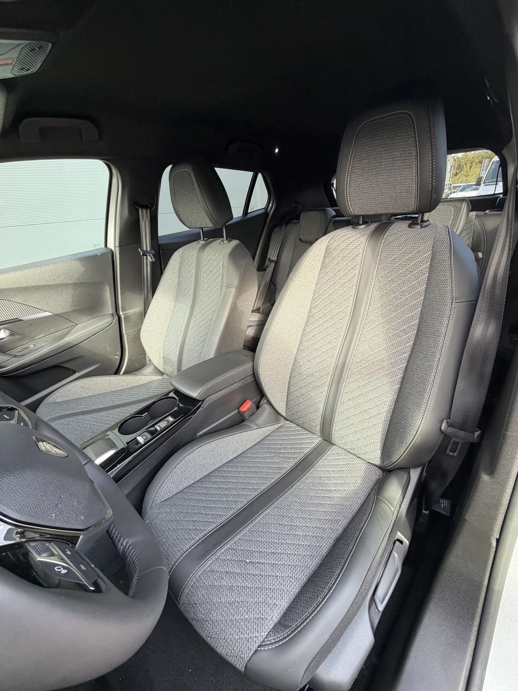 Peugeot e-2008 – foto 12