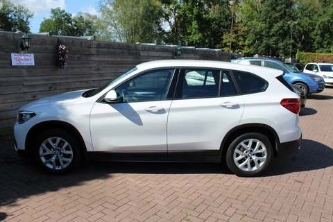 BMW X1 sDrive18i 136pk Essential ECC/Cruise/Navi/PDC/Stoelverw/Trekhaak