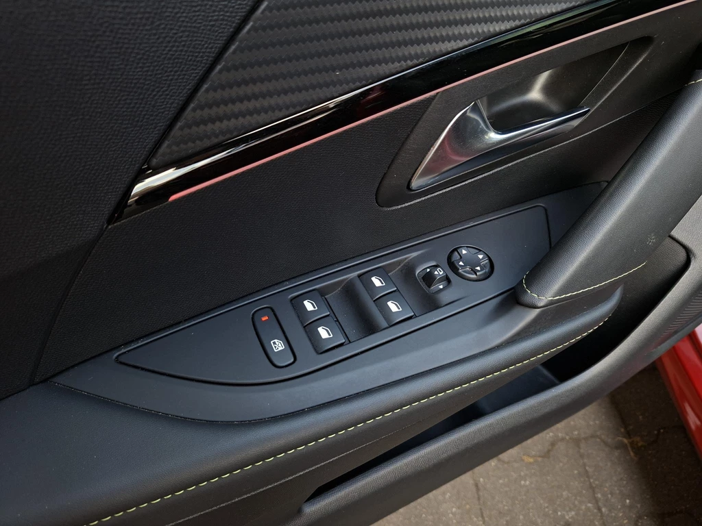Peugeot 208 – foto 29