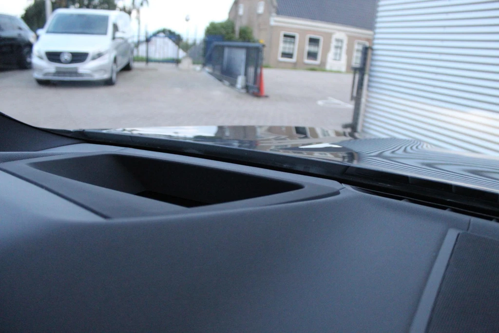 BMW iX3 – foto 16