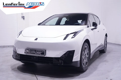 Lynk & Co 02 Core 66 kWh SOH 99% Apple Carplay Panoramadak Achteruitrijcamera Clima Stoelverwarming Navi LMV "19"