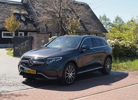Mercedes-Benz EQC 400 4MATIC Business Solution AMG 80 kWh | Schuifdak | Trekhaak | Head-Up Display | Burmester | 360 Camera | NL-Auto |