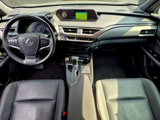 Lexus UX – thumbnail 13