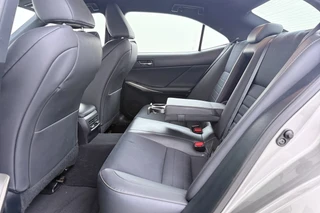 Lexus IS – thumbnail 22