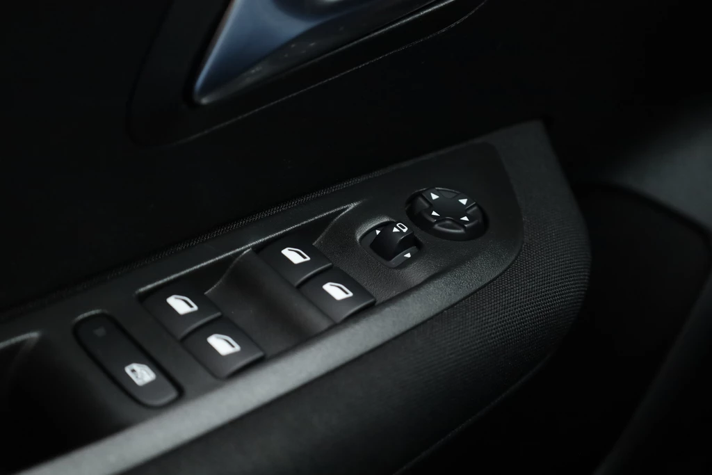 Peugeot 208 – foto 8
