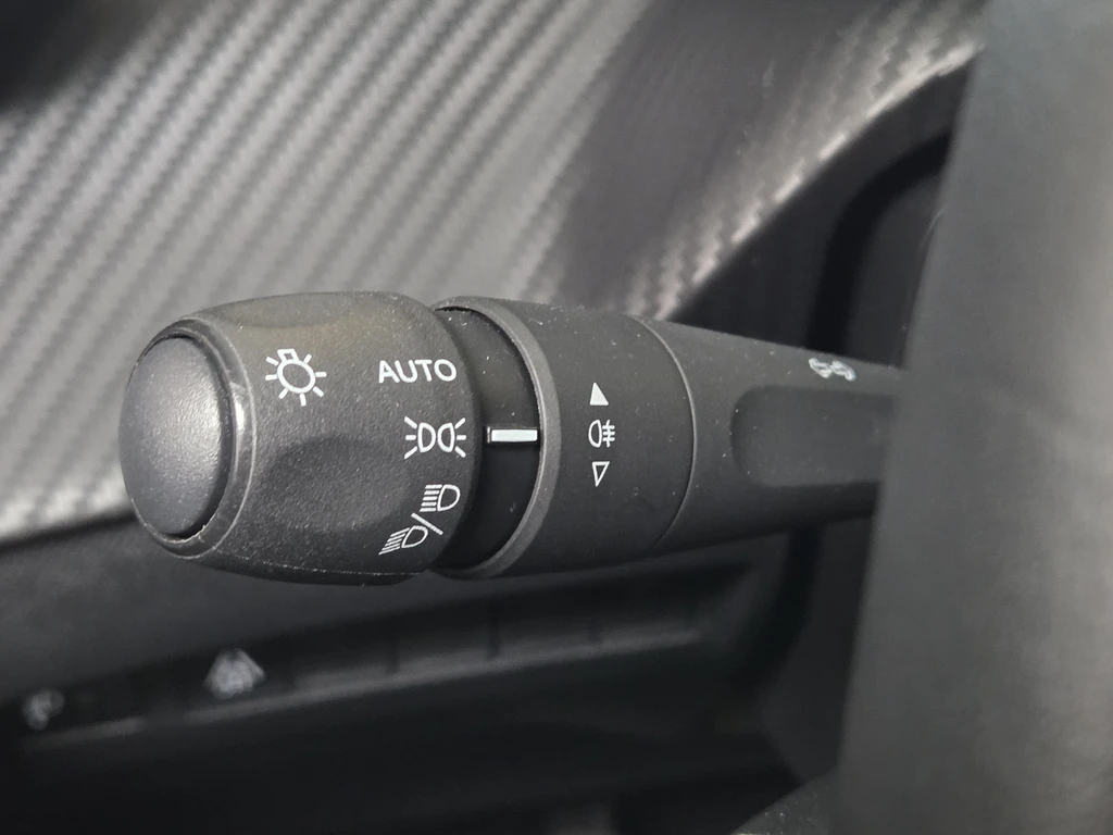 Peugeot 208 – foto 22