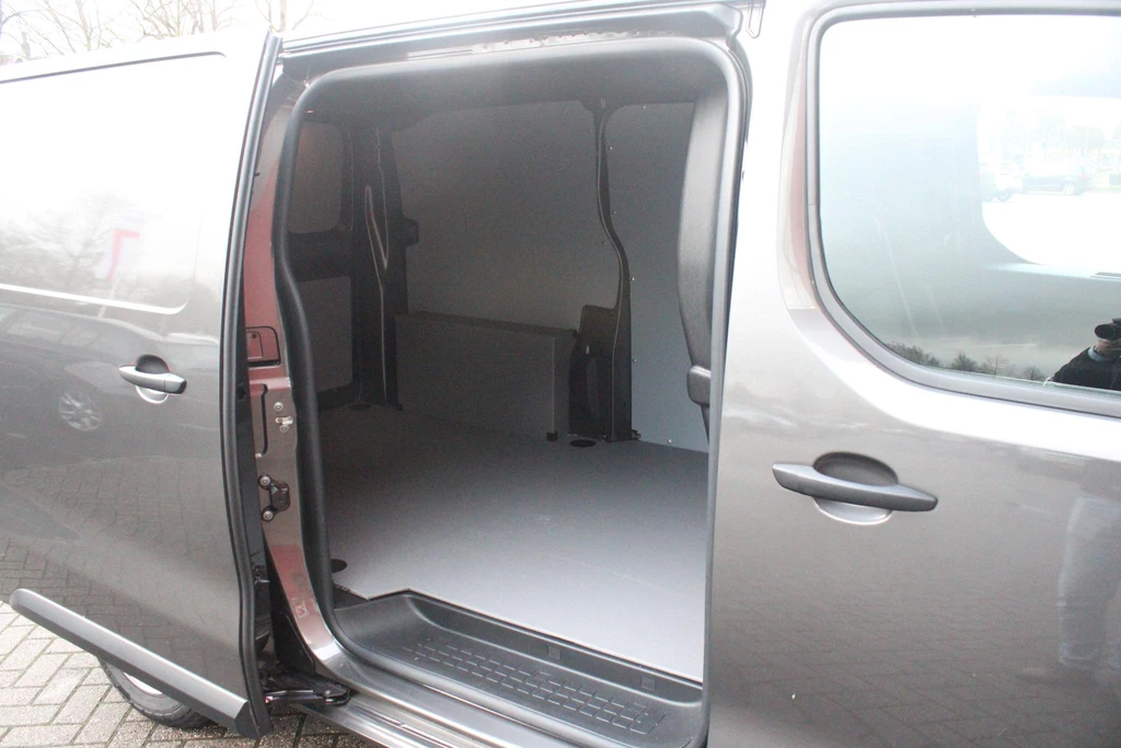 Peugeot e-Expert – foto 12