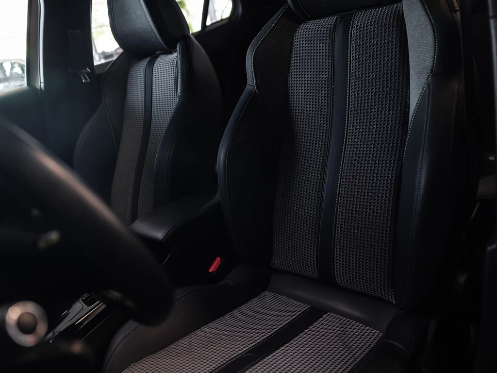 Peugeot e-2008 – foto 12