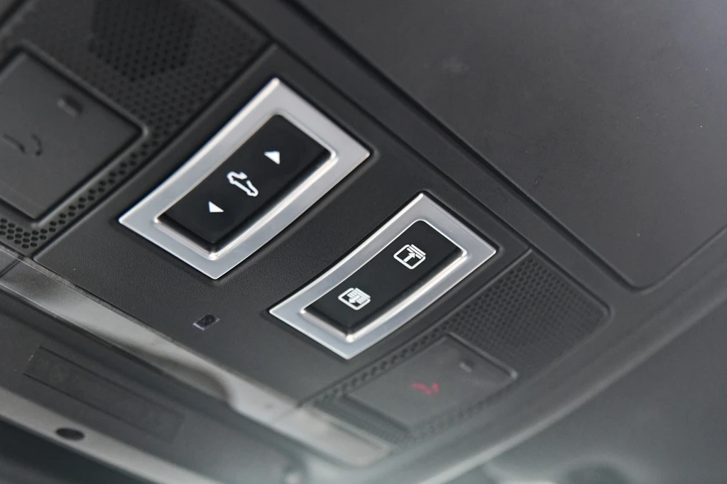 Jaguar XE – foto 36
