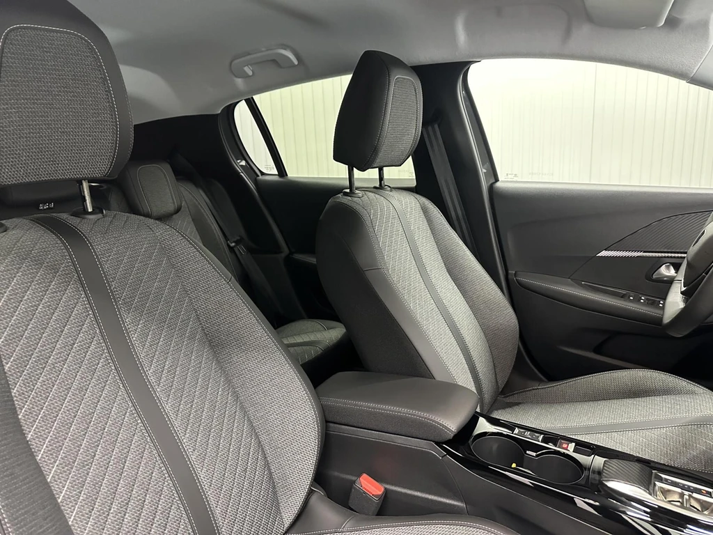 Peugeot e-208 – foto 12