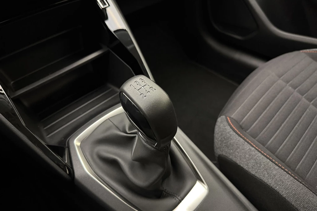 Peugeot 208 – foto 24