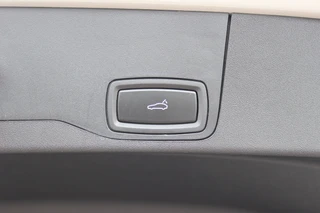 Porsche Taycan – thumbnail 36
