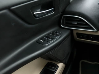 Jaguar XE – thumbnail 19