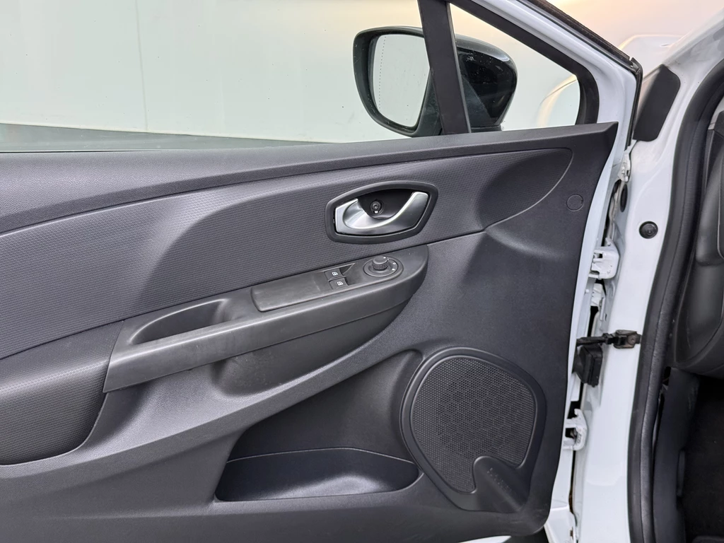 Renault Clio – foto 24
