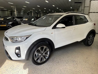 Kia Stonic – thumbnail 1
