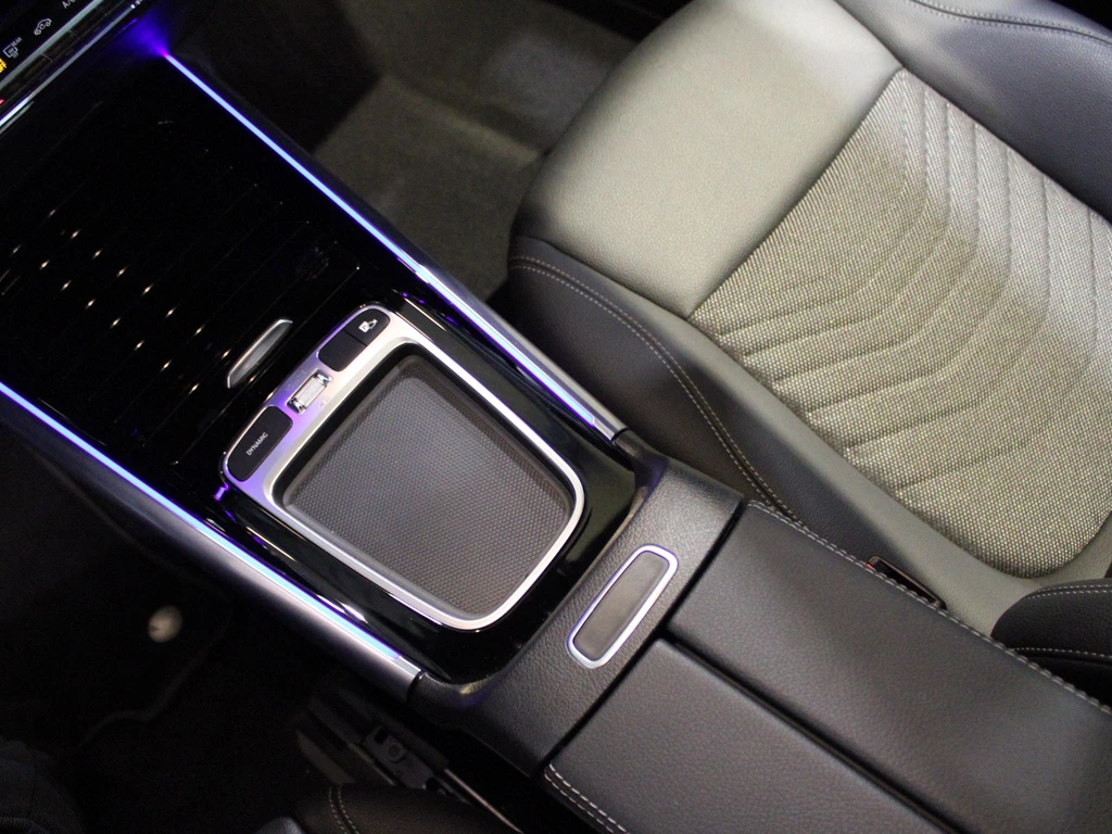 Mercedes-Benz EQA – foto 17