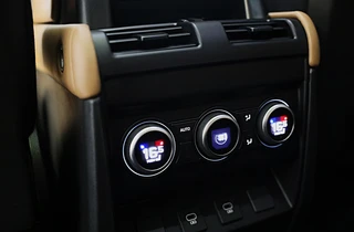 Land Rover Defender – thumbnail 26