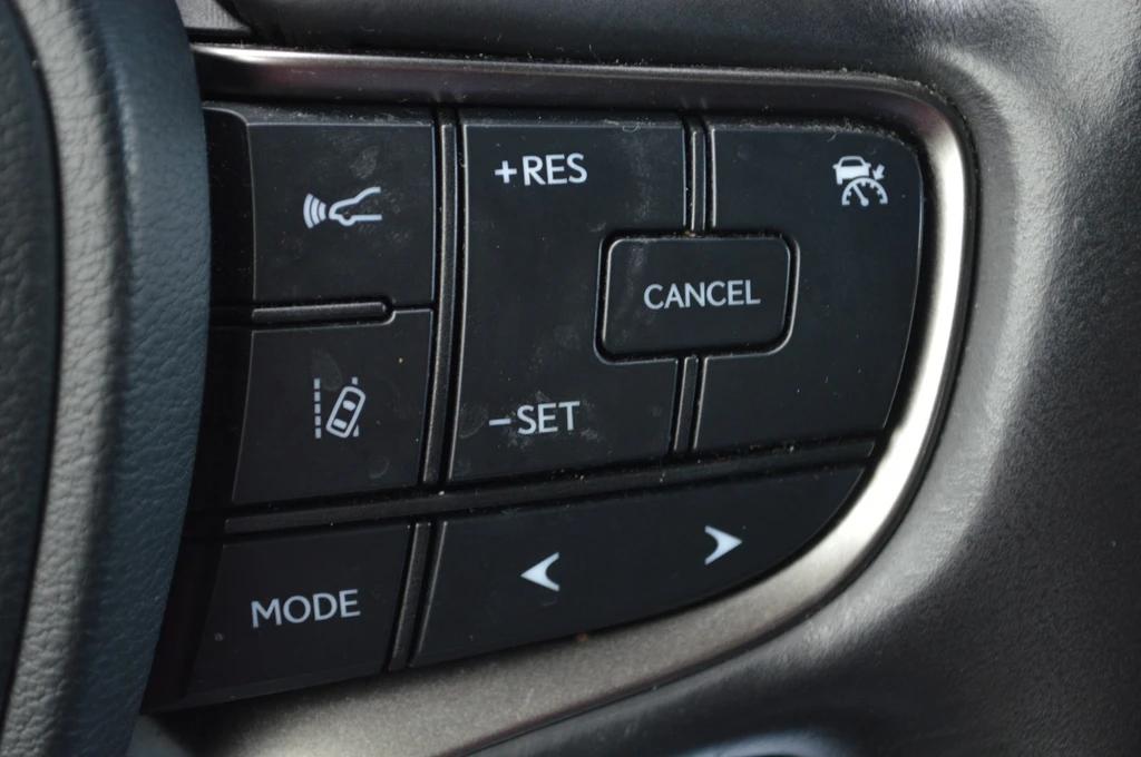 Lexus UX – foto 11