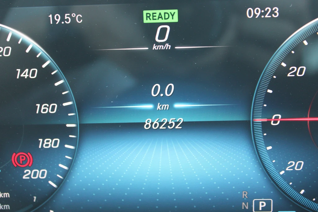 Mercedes-Benz EQC – foto 10