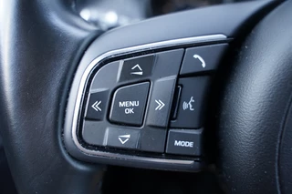 Jaguar XE – thumbnail 16