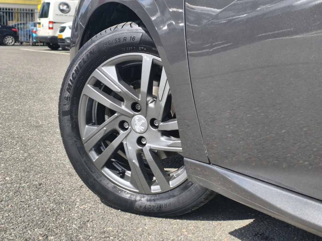 Peugeot 208 – foto 16
