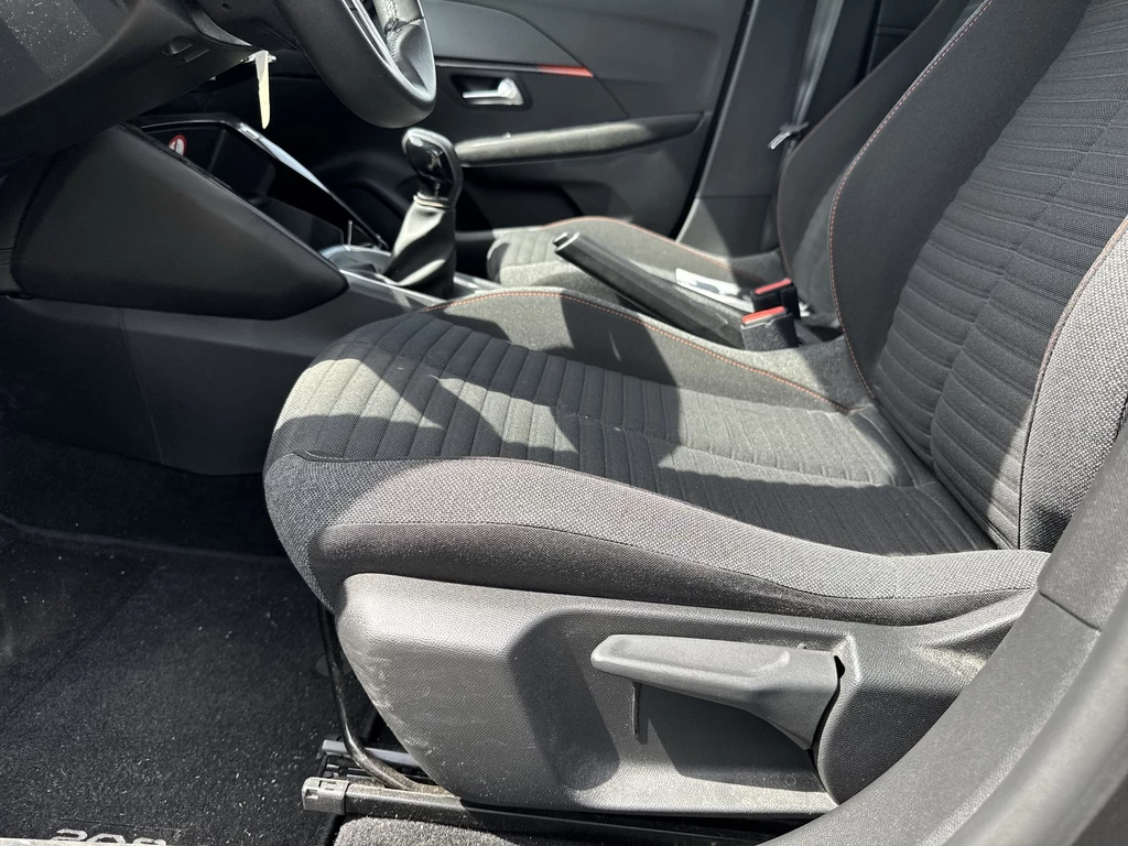 Peugeot 208 – foto 11