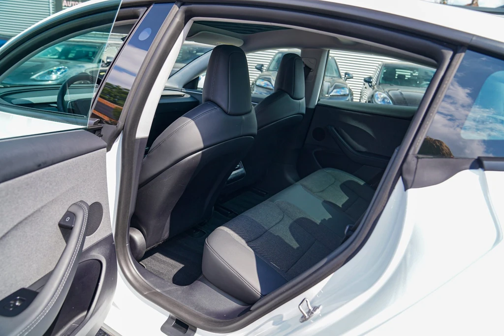Tesla Model 3 – foto 14